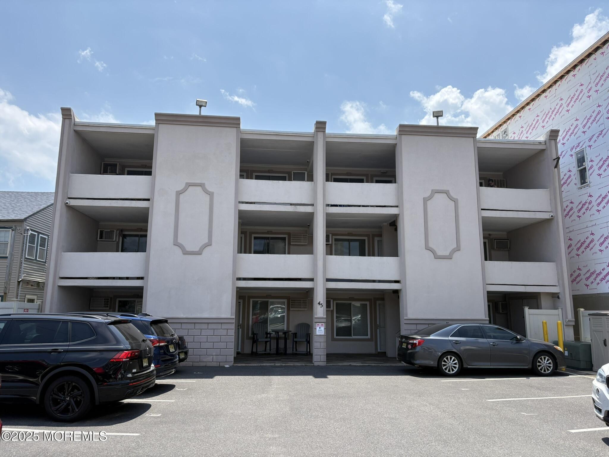 45 Sampson Avenue 11