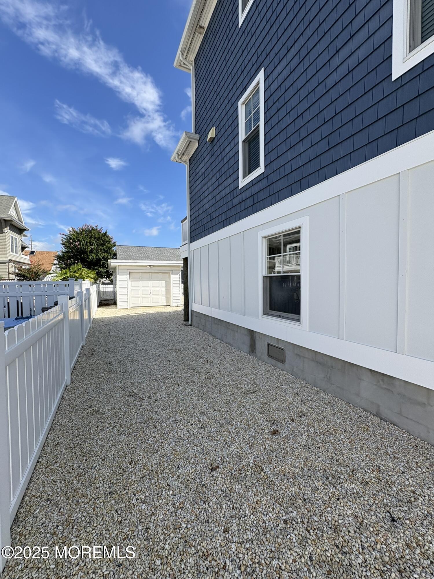 122 7th Avenue