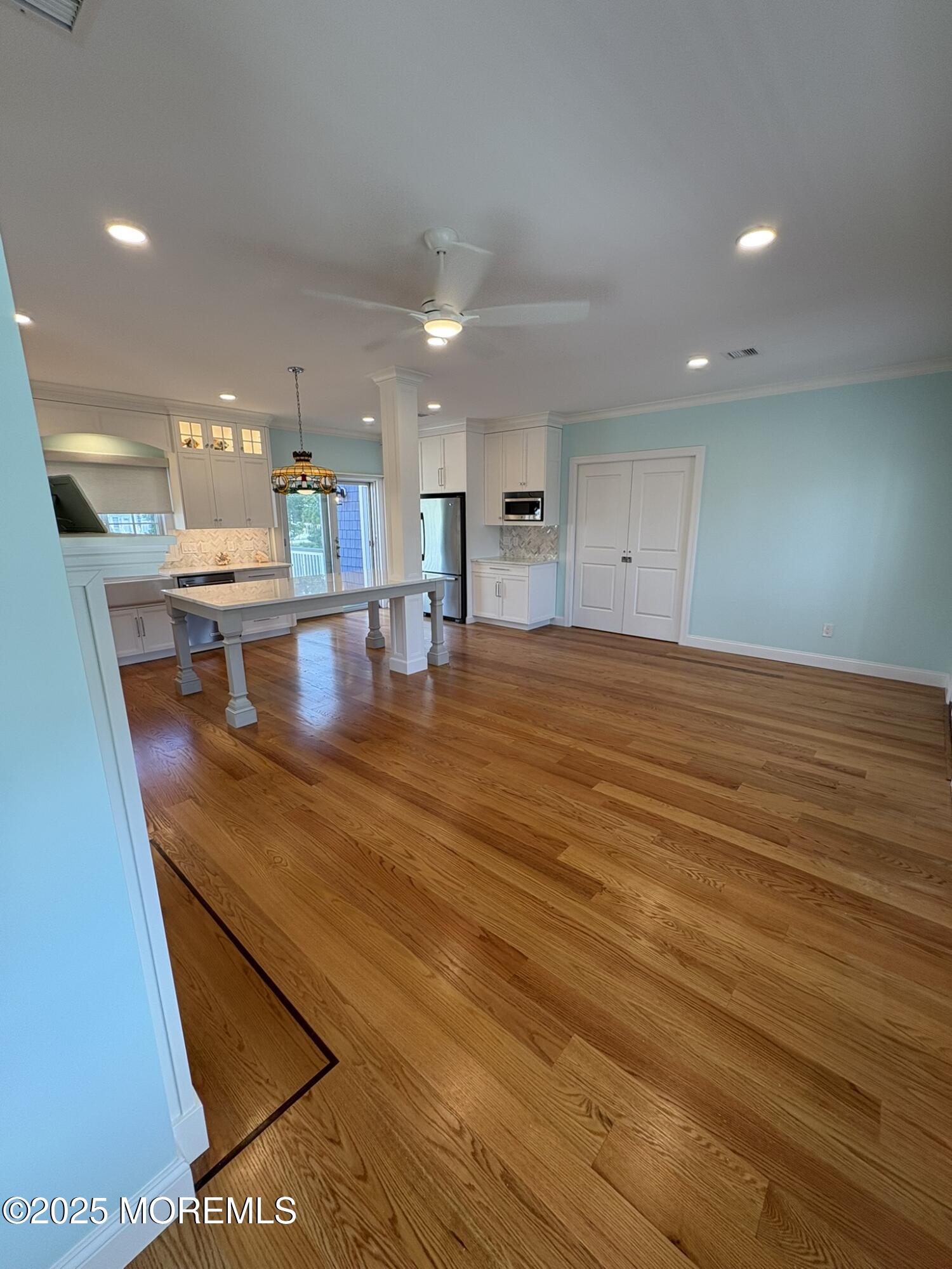 122 7th Avenue