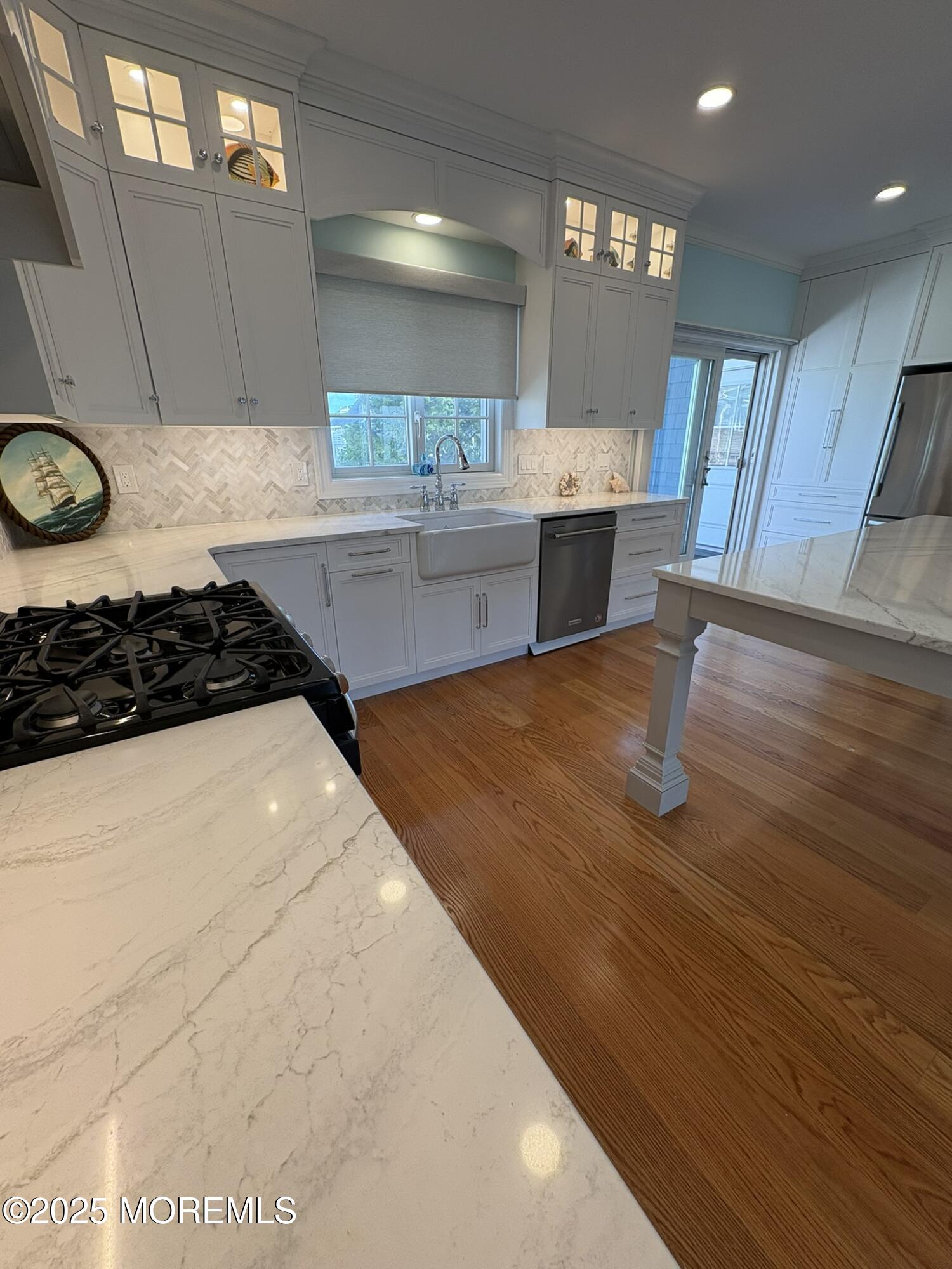 122 7th Avenue