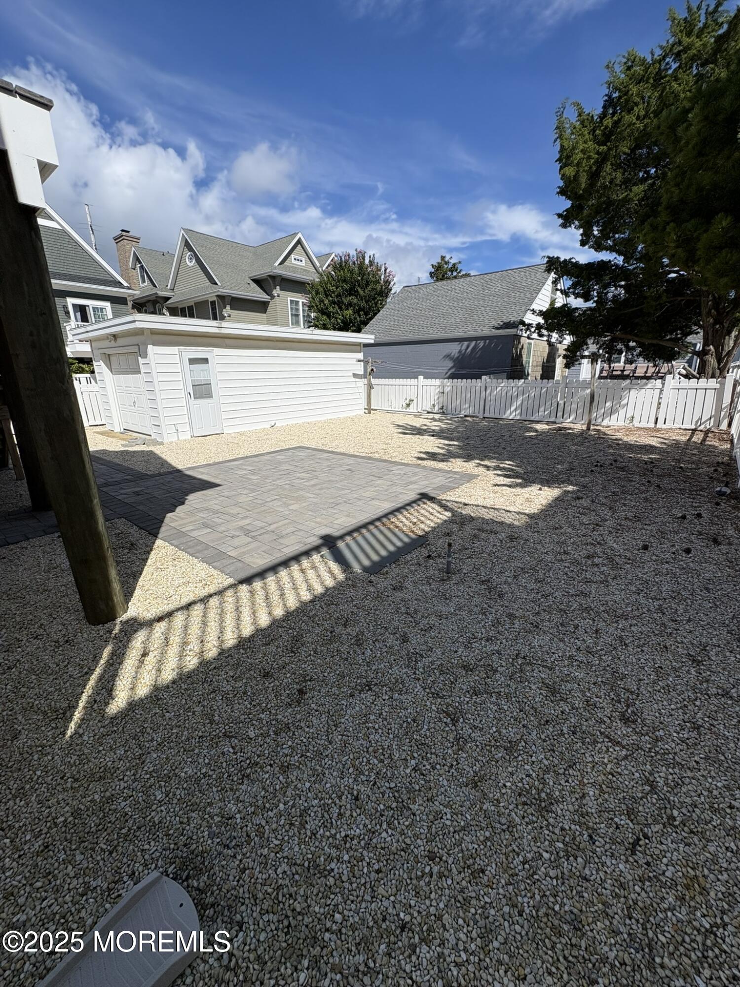 122 7th Avenue