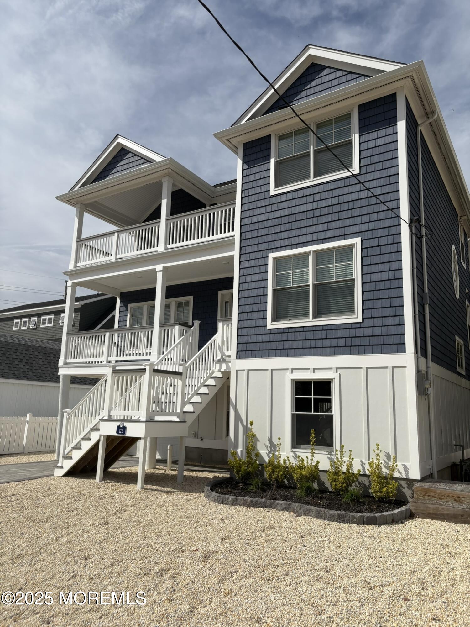 122 7th Avenue
