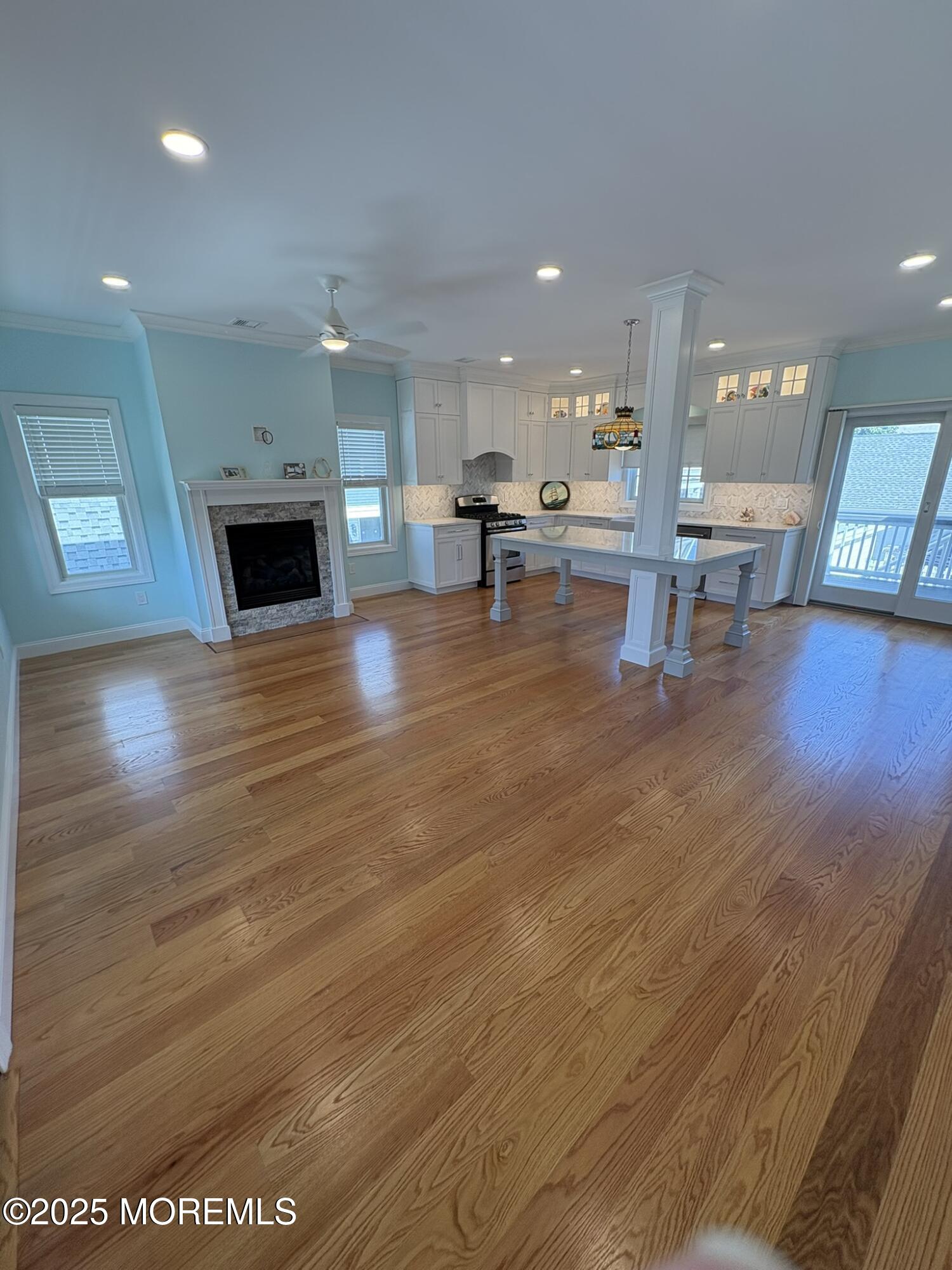 122 7th Avenue