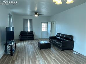 1122 E 4th Street