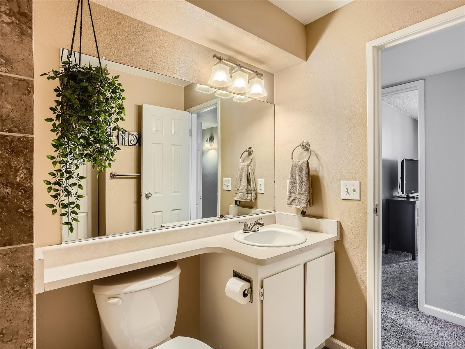 18302 E Kepner Place Unit: 208