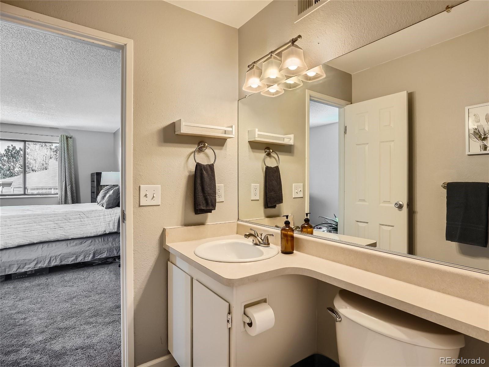 18302 E Kepner Place Unit: 208