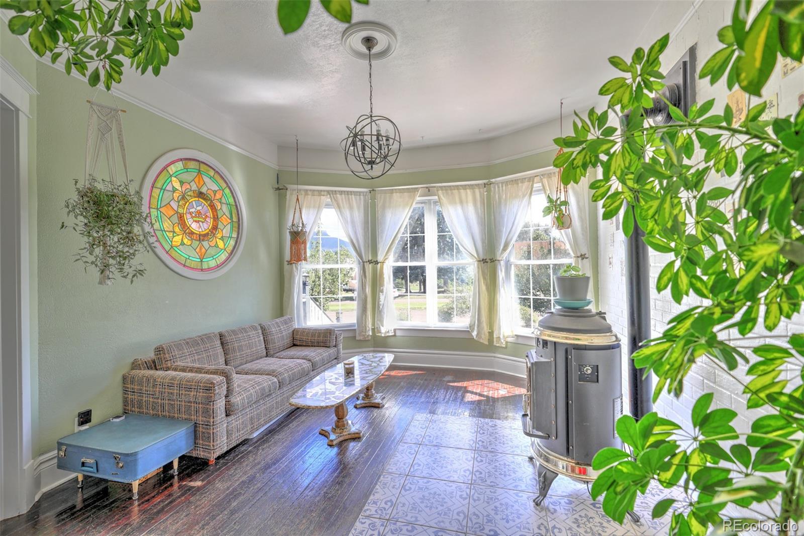 511 W Colorado Avenue