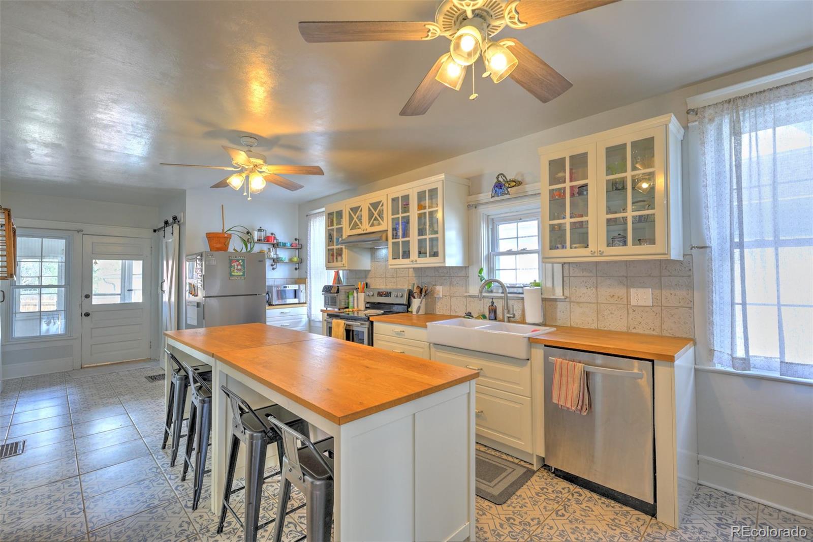 511 W Colorado Avenue