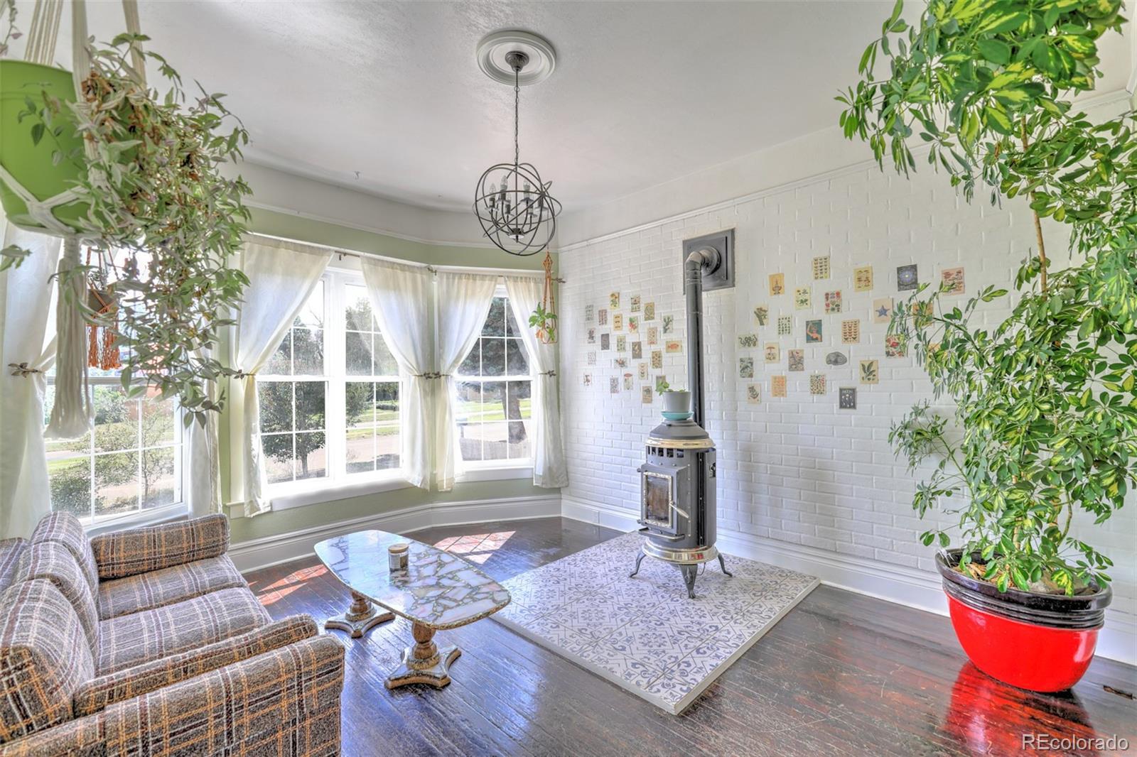 511 W Colorado Avenue