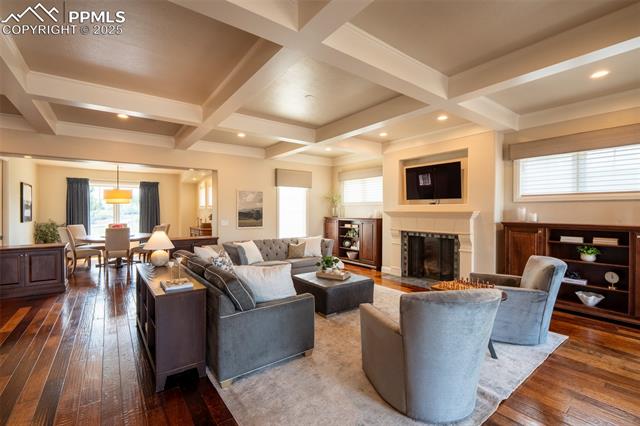 1575 Vine Cliff Heights