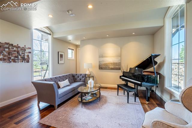 1575 Vine Cliff Heights