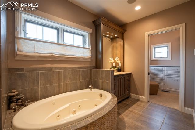 1575 Vine Cliff Heights