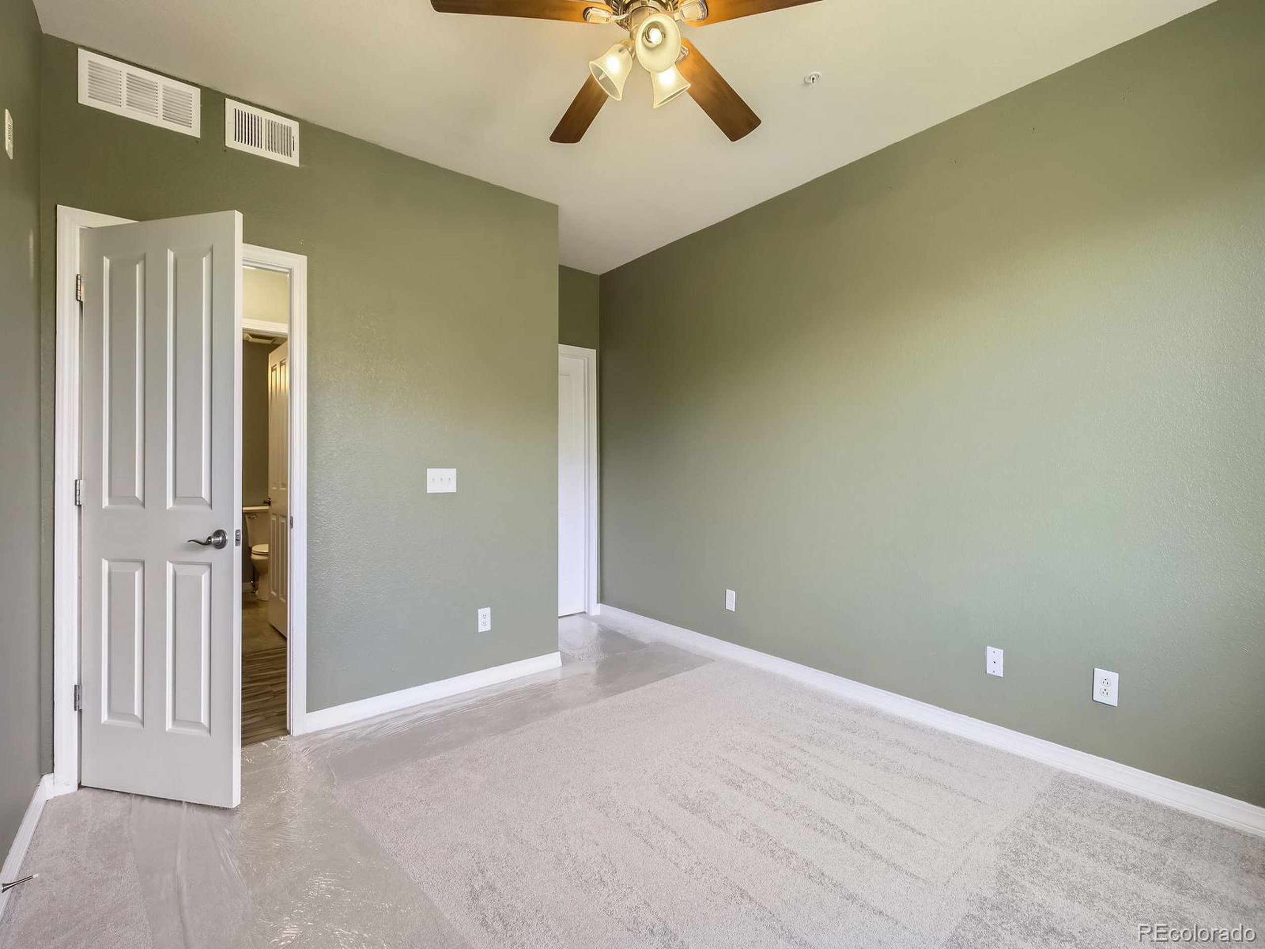 2133 Krisron Rd A202