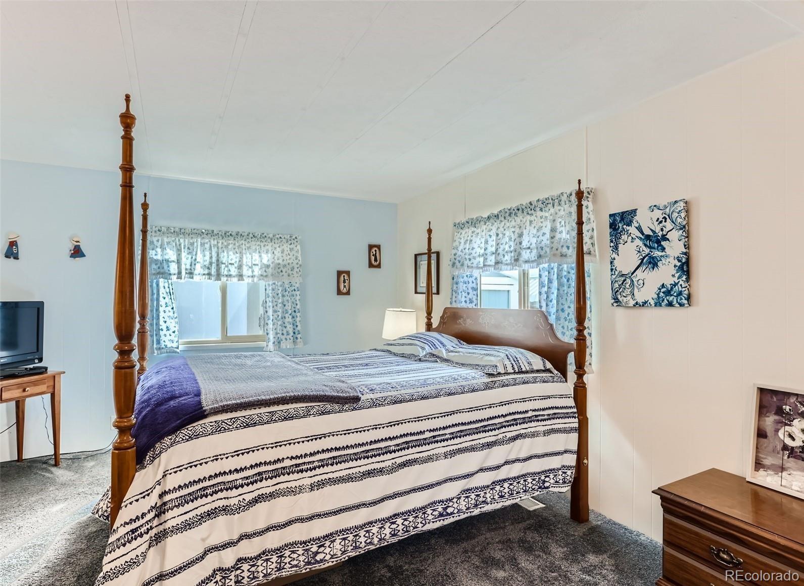 8201 S Santa Fe Drive