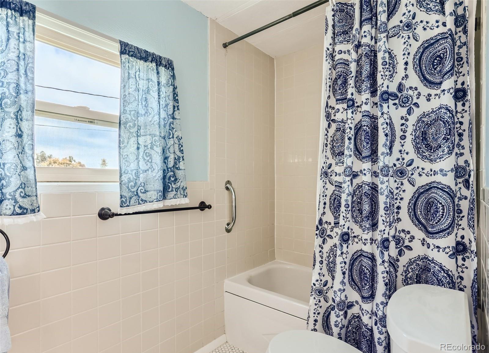 8201 S Santa Fe Drive