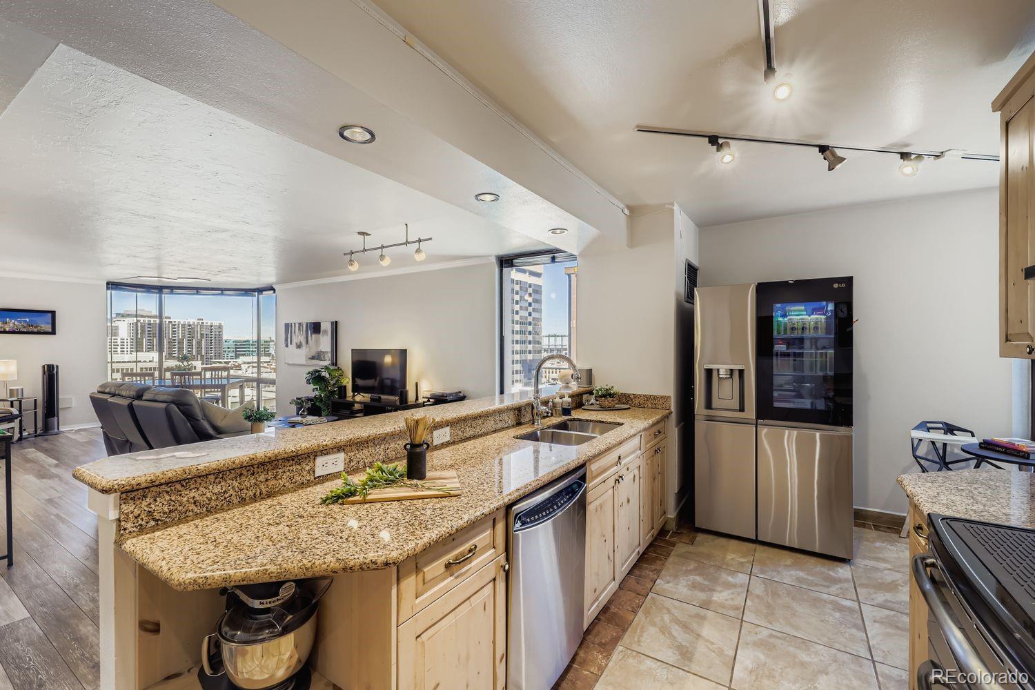 1625 Larimer Street Unit: 1007