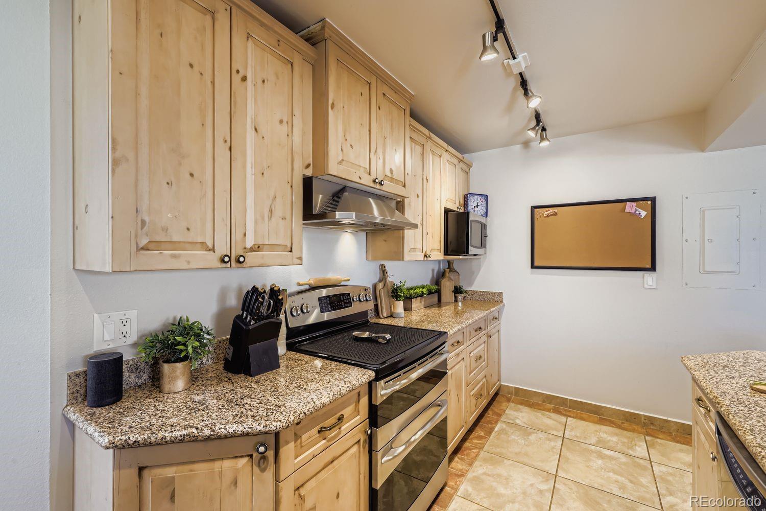 1625 Larimer Street Unit: 1007