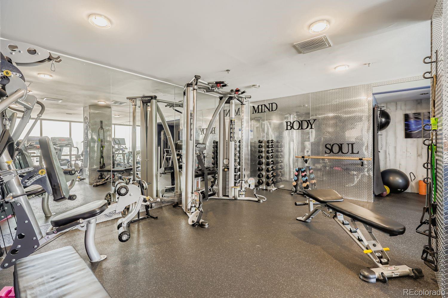 1625 Larimer Street Unit: 1007