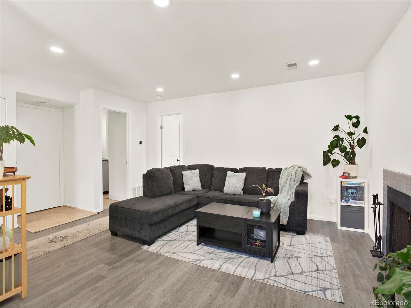 12534 E Cornell Avenue Unit: 302