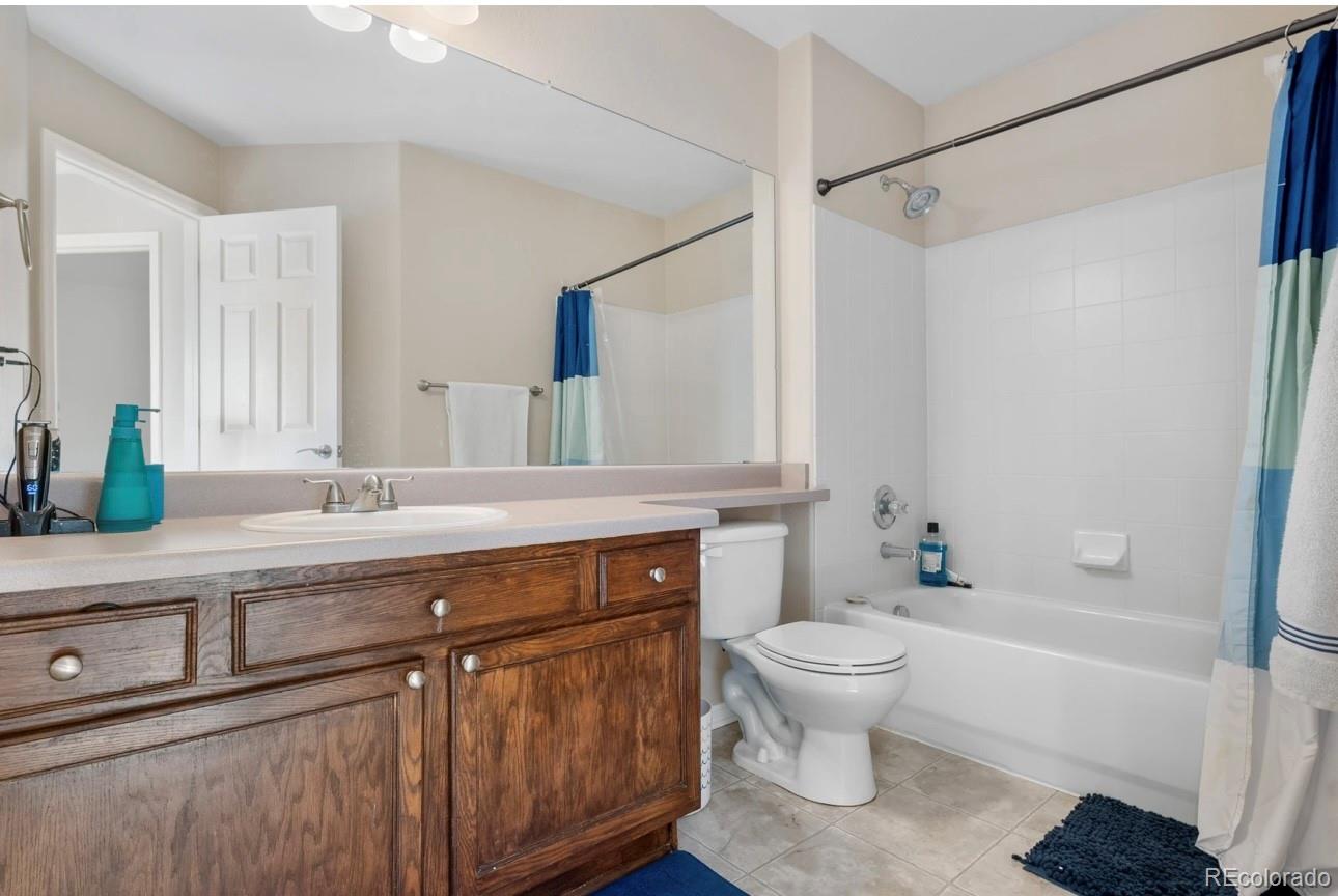 5989 E Monument Drive