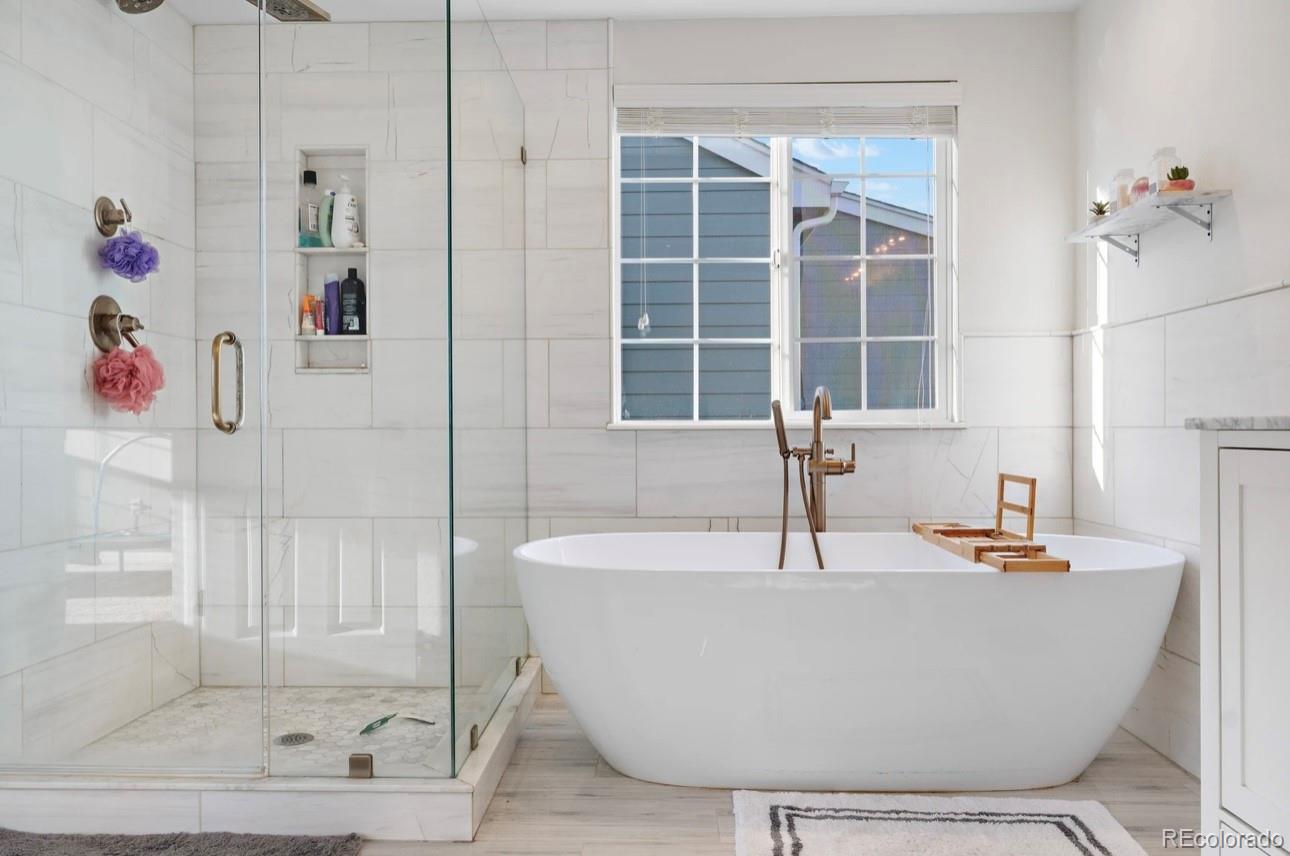 5989 E Monument Drive