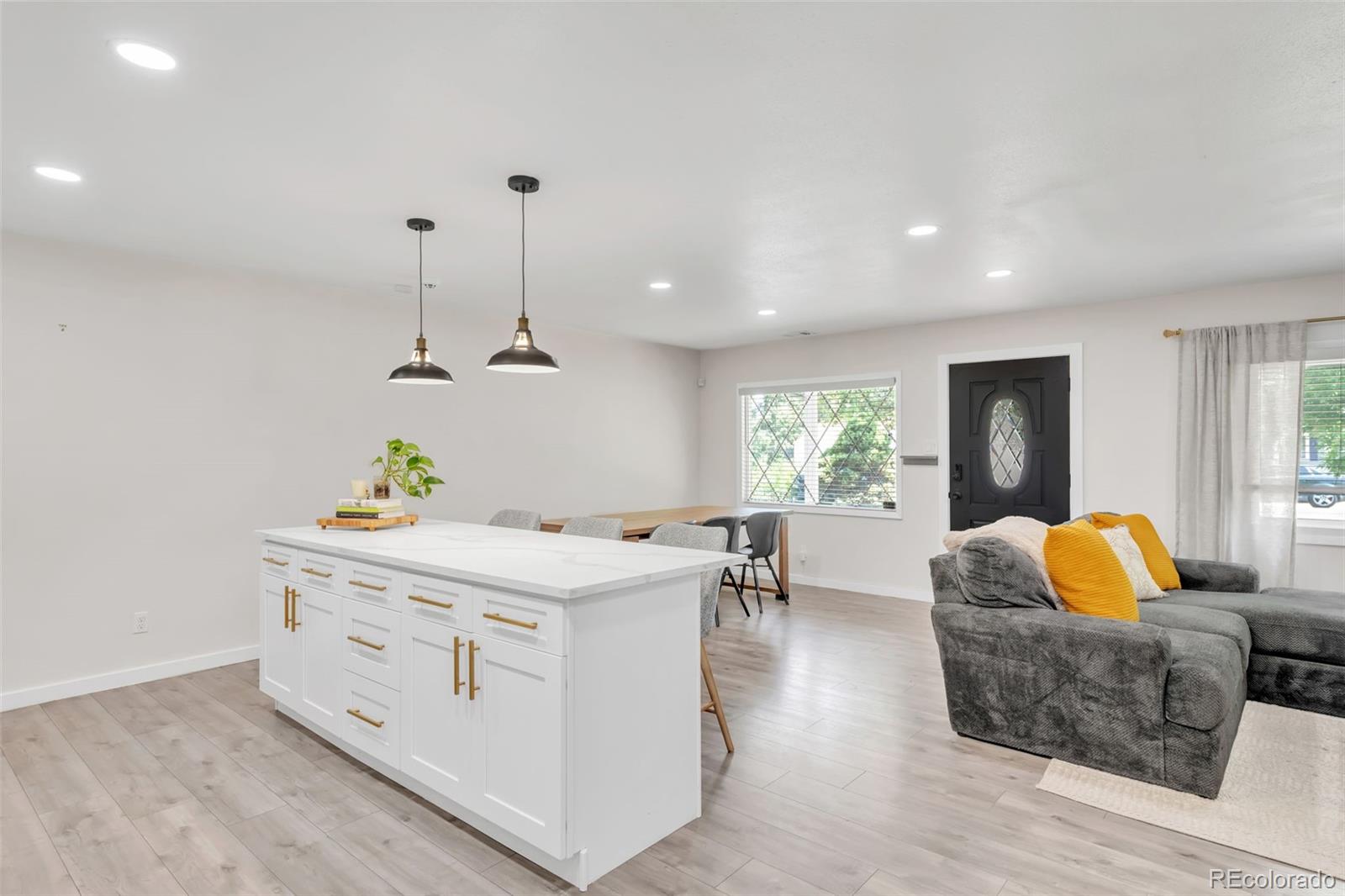 3243 S Fairfax Street