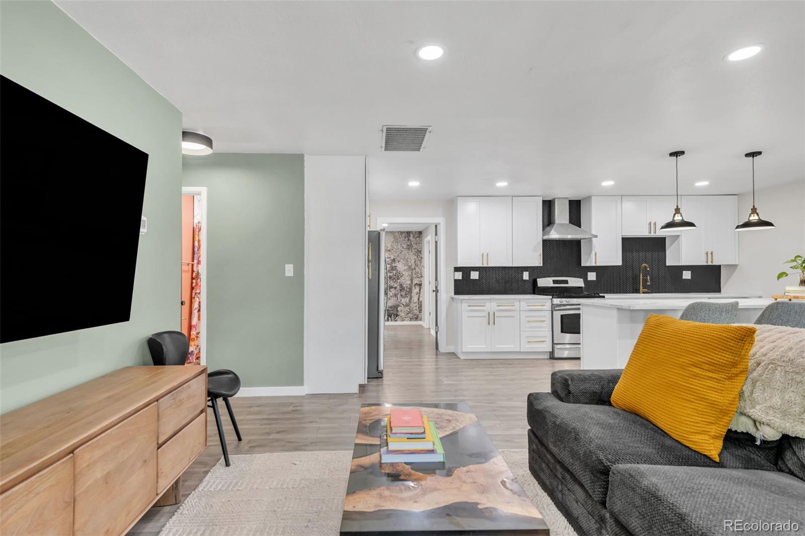 3243 S Fairfax Street