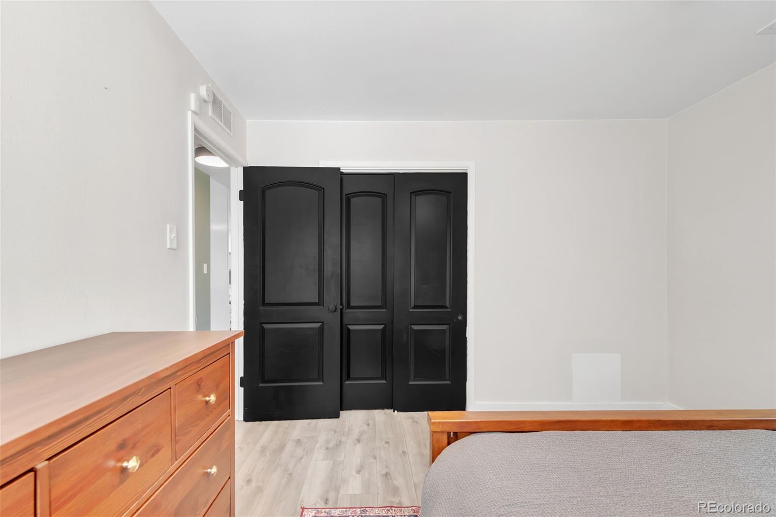 3243 S Fairfax Street