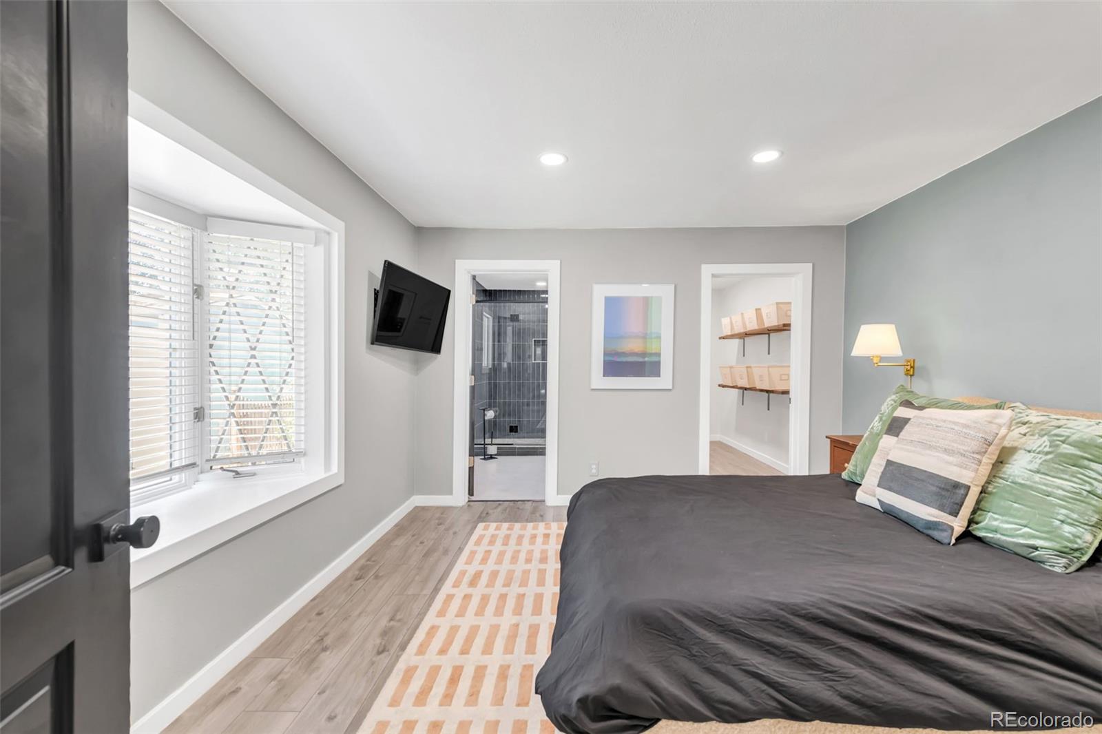 3243 S Fairfax Street