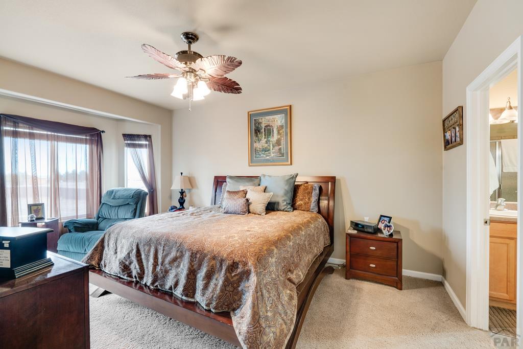 777 Woodleaf Dr