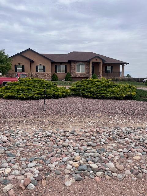 777 Woodleaf Dr