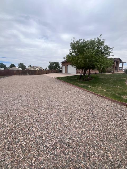 777 Woodleaf Dr