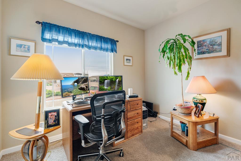 777 Woodleaf Dr