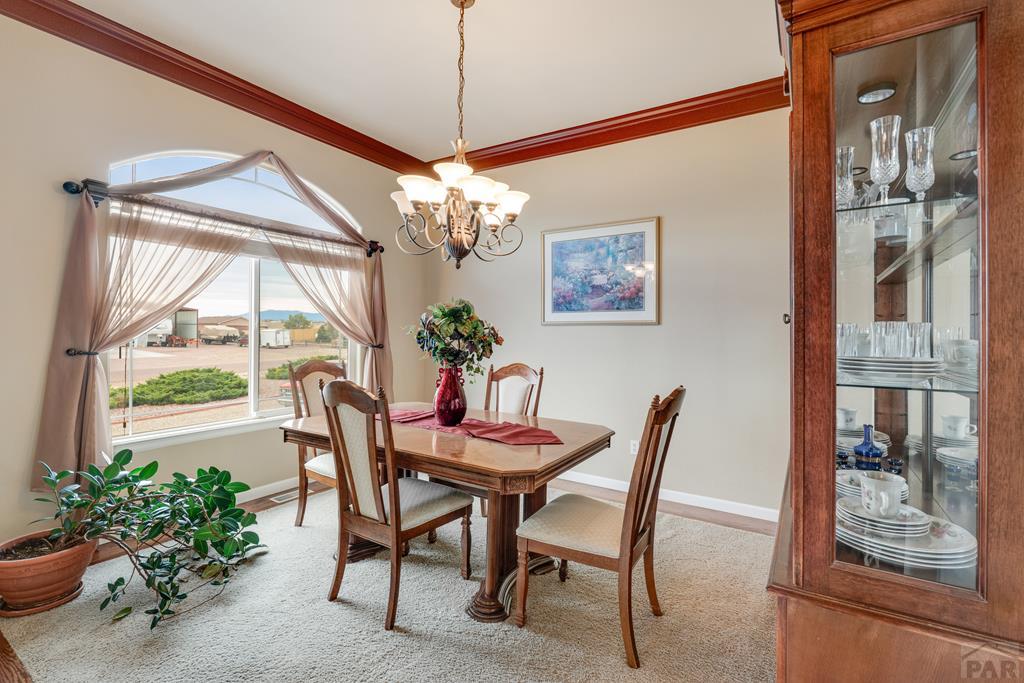 777 Woodleaf Dr
