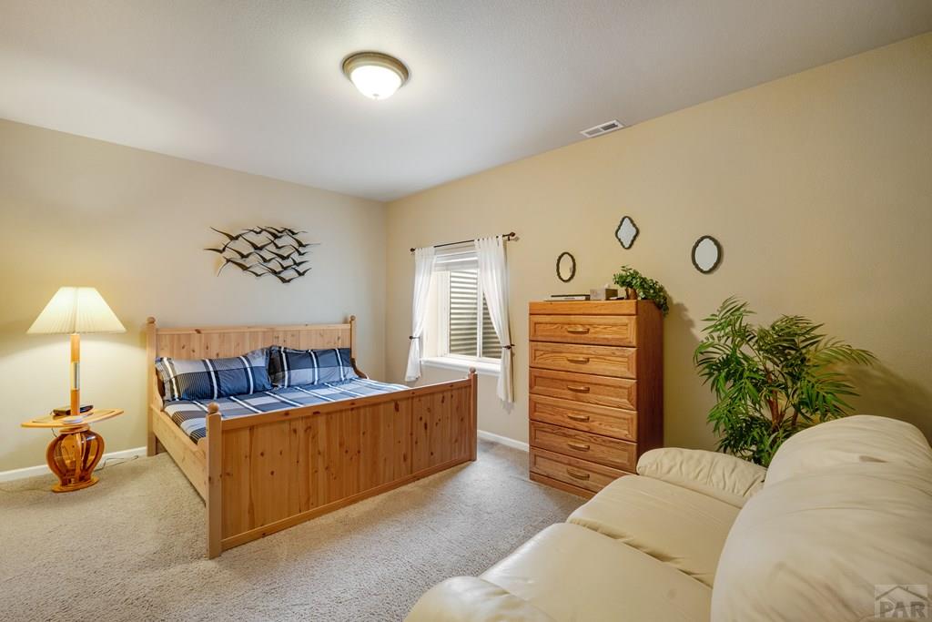 777 Woodleaf Dr