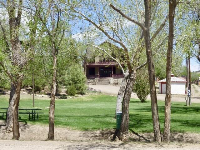 3 A Maple St