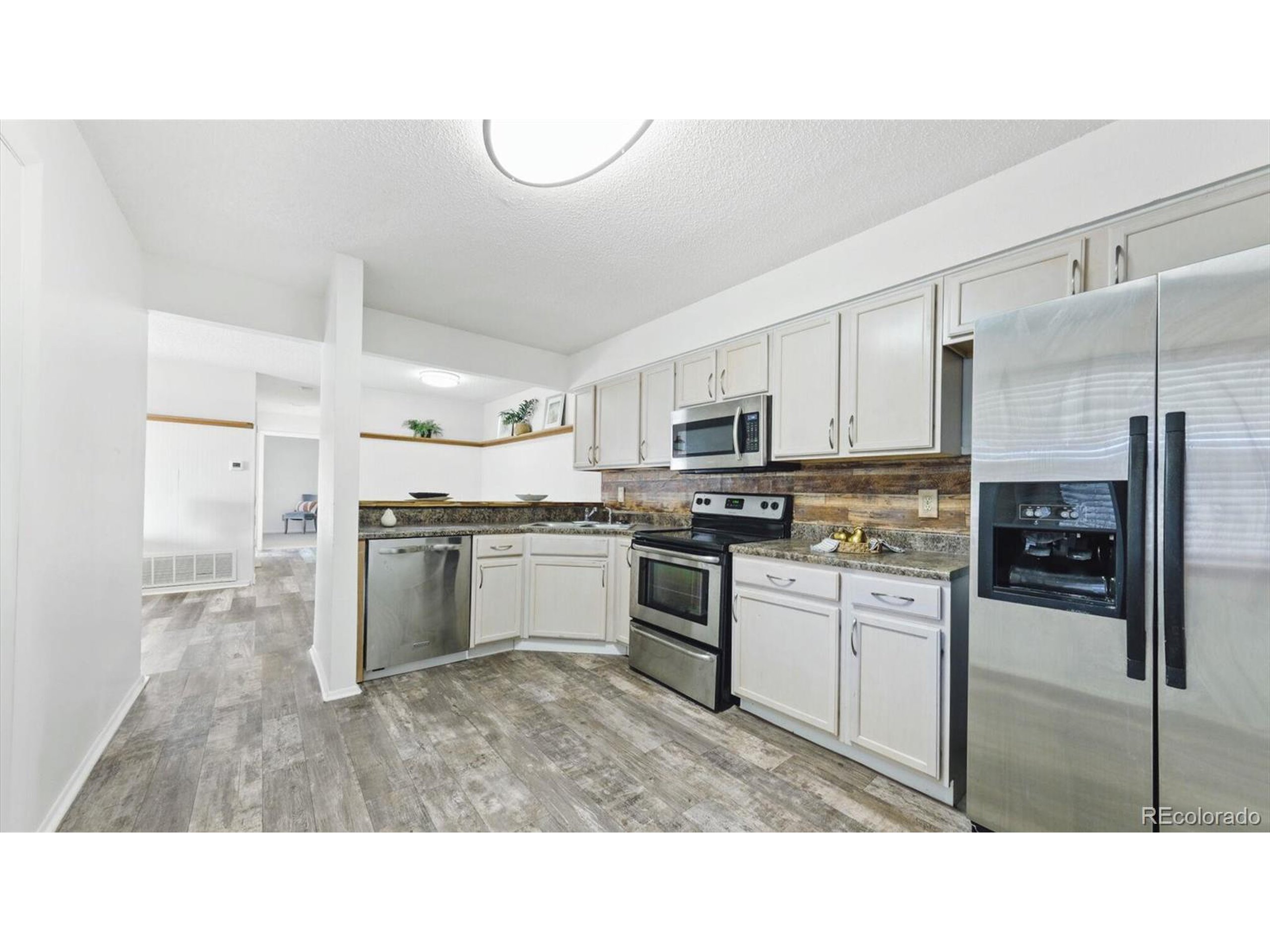 7275 S Gaylord St P09