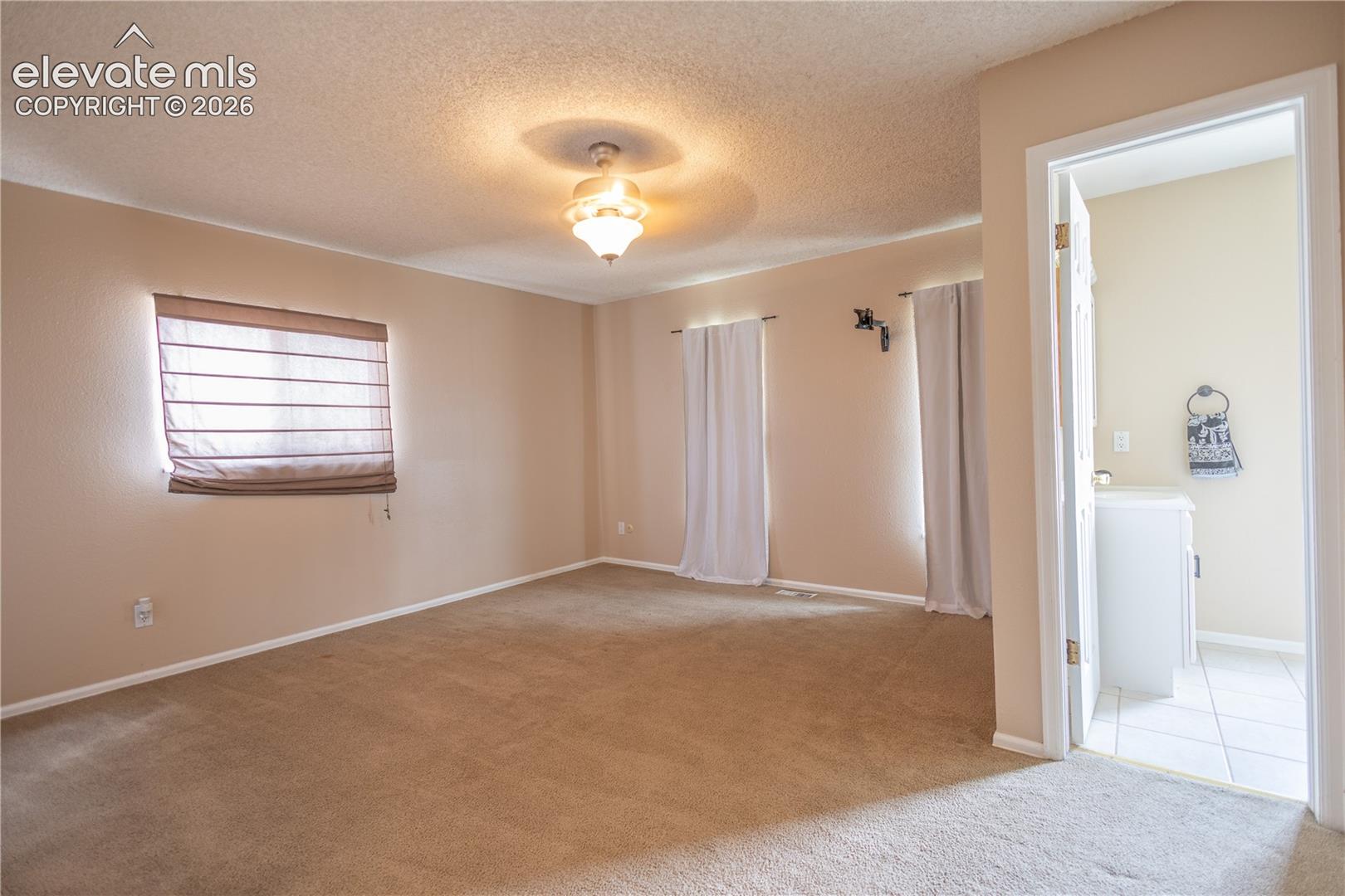 1309 Kingsroyal Boulevard