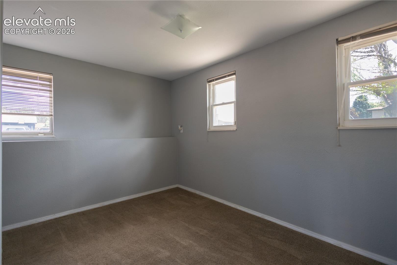 1309 Kingsroyal Boulevard