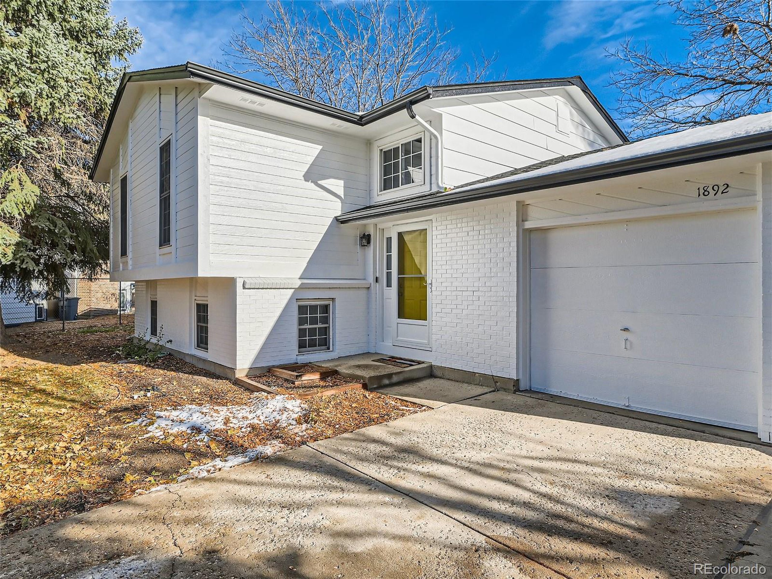 1892 S Cathay Ct