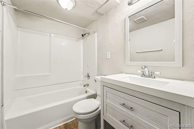 875 S Quebec Street Unit: 24