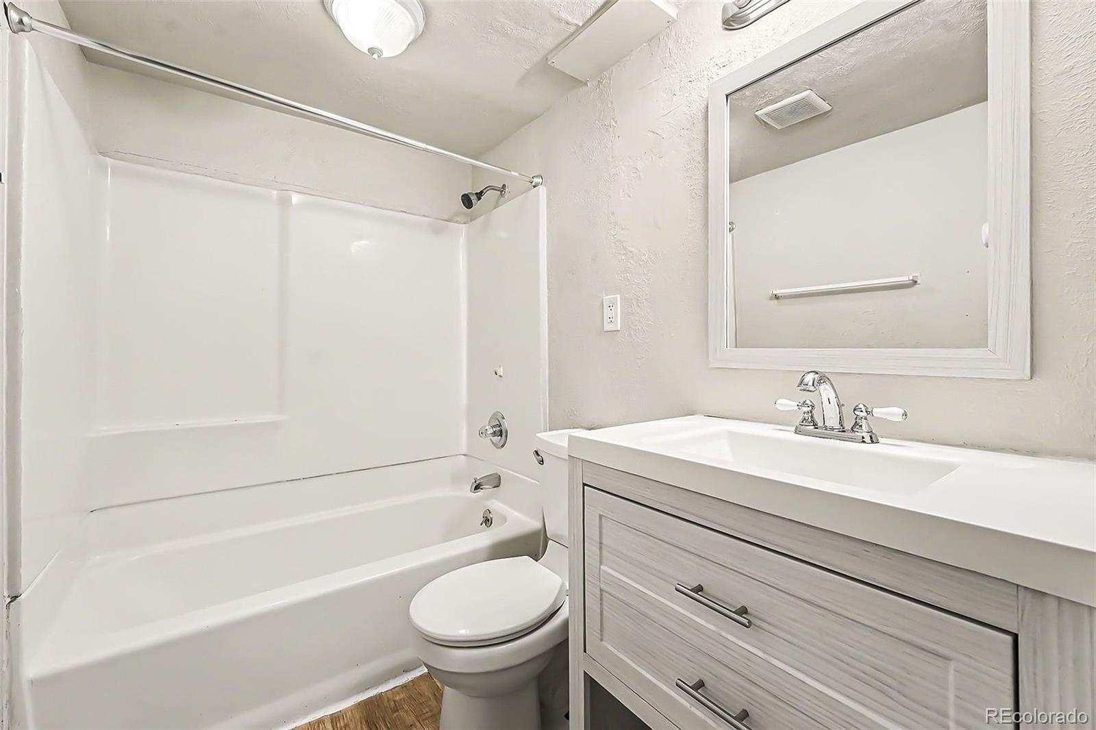875 S Quebec Street Unit: 24
