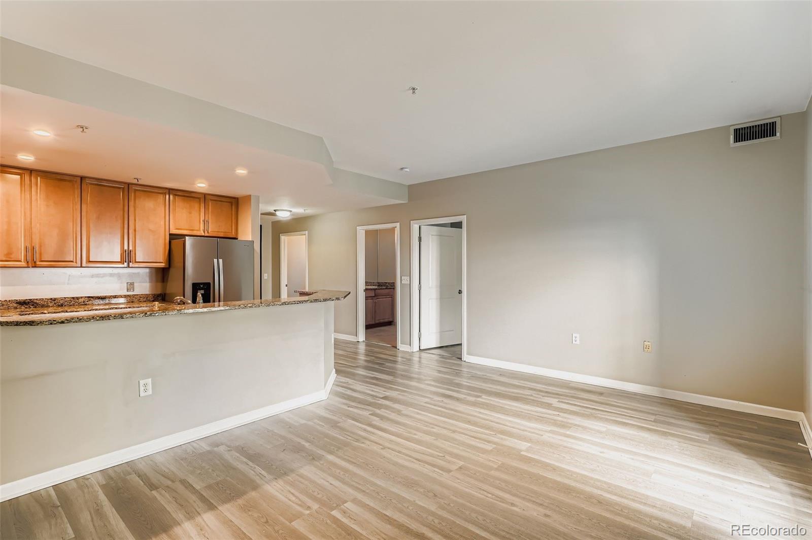 925 N Lincoln Street Unit: 9A