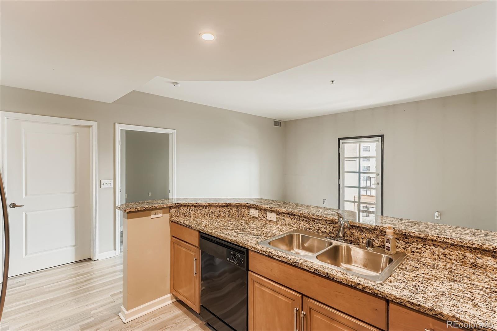 925 N Lincoln Street Unit: 9A