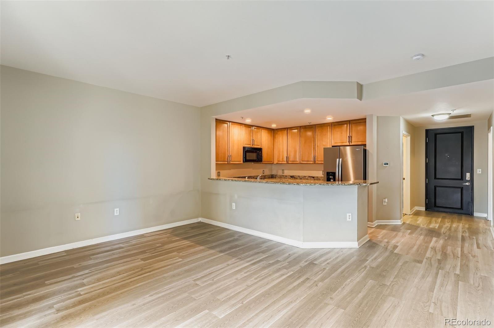 925 N Lincoln Street Unit: 9A