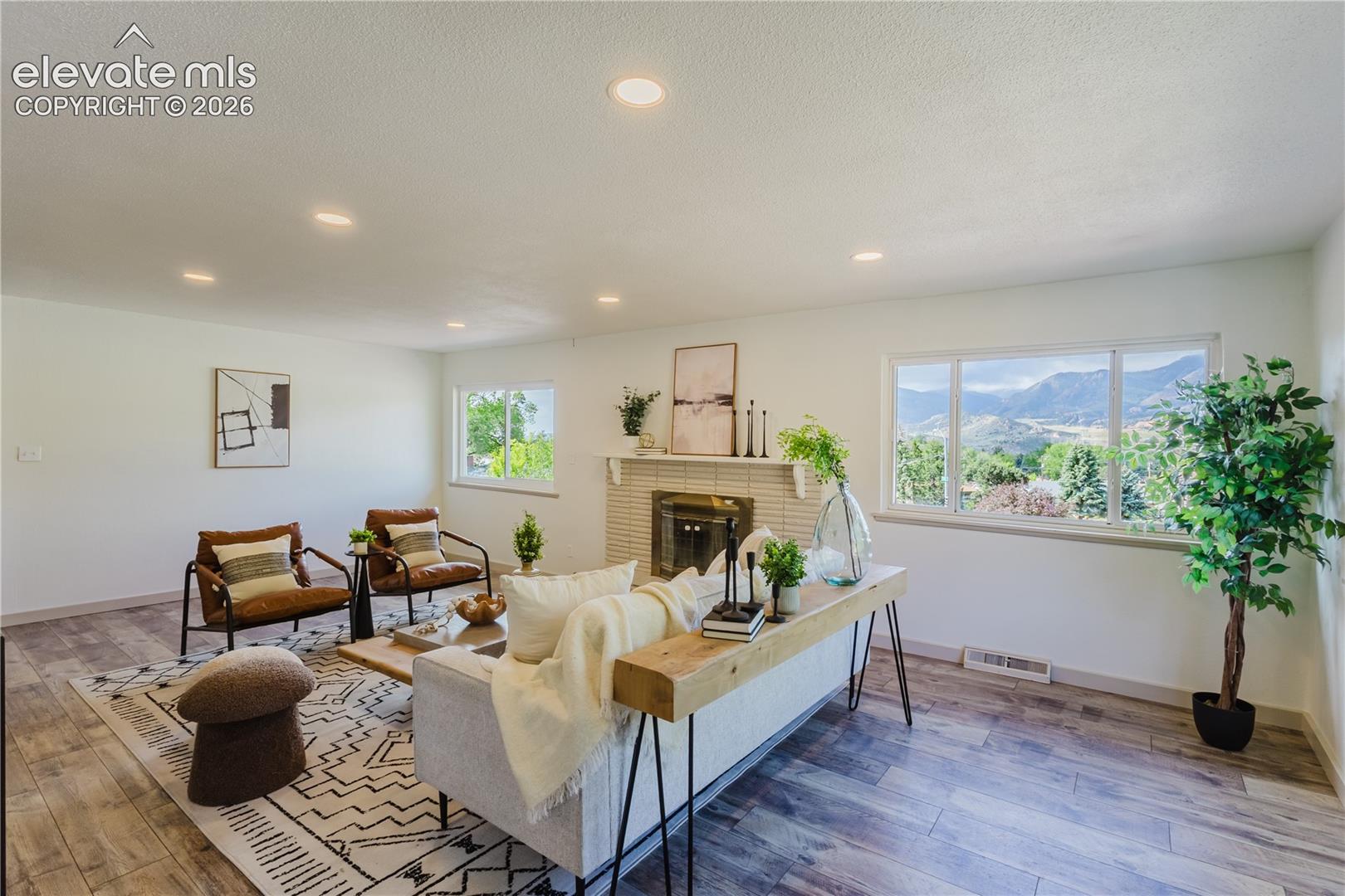 2927 Garden Hill Drive