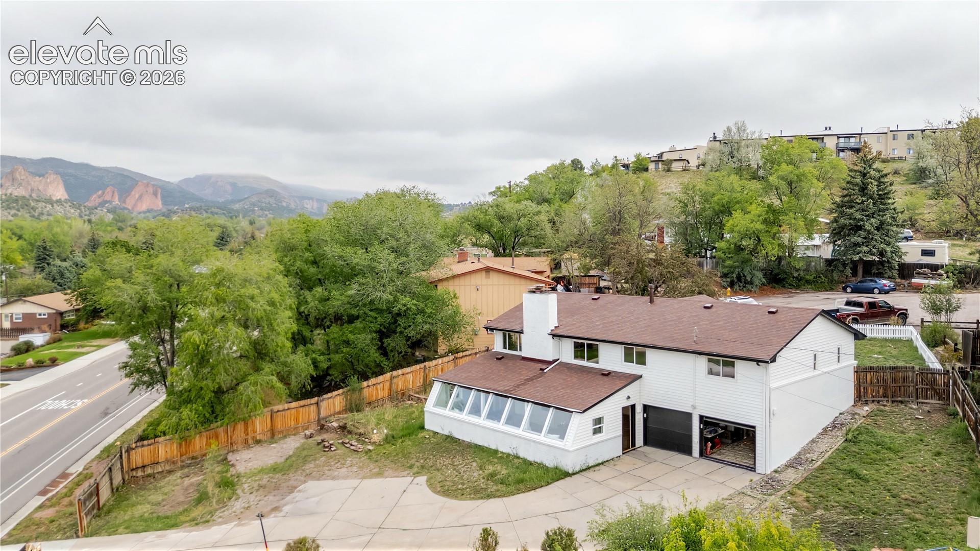 2927 Garden Hill Drive