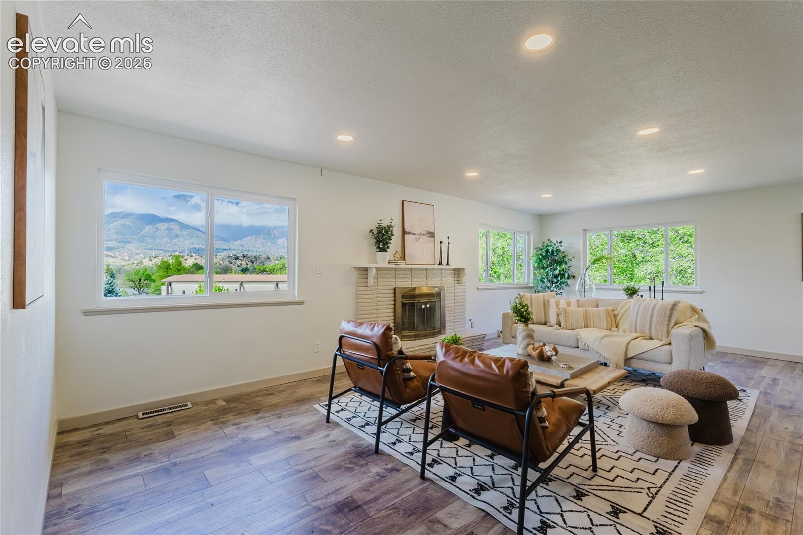 2927 Garden Hill Drive