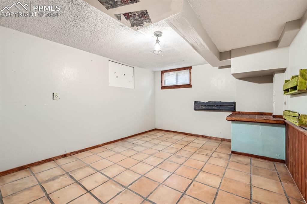 1011 E Vermijo Avenue