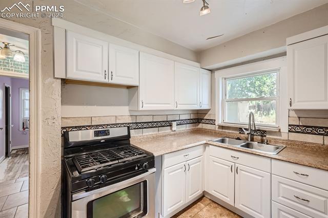 1011 E Vermijo Avenue